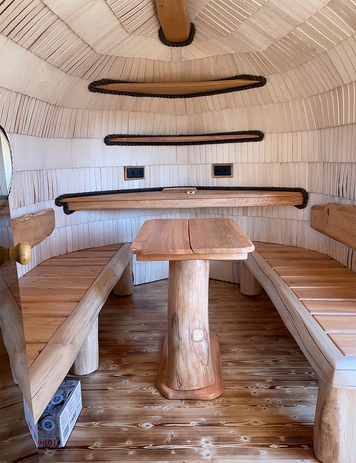 https://boatsauna.com/wp-content/uploads/2025/04/eesruum-kyljeuks-boatsauna.jpg